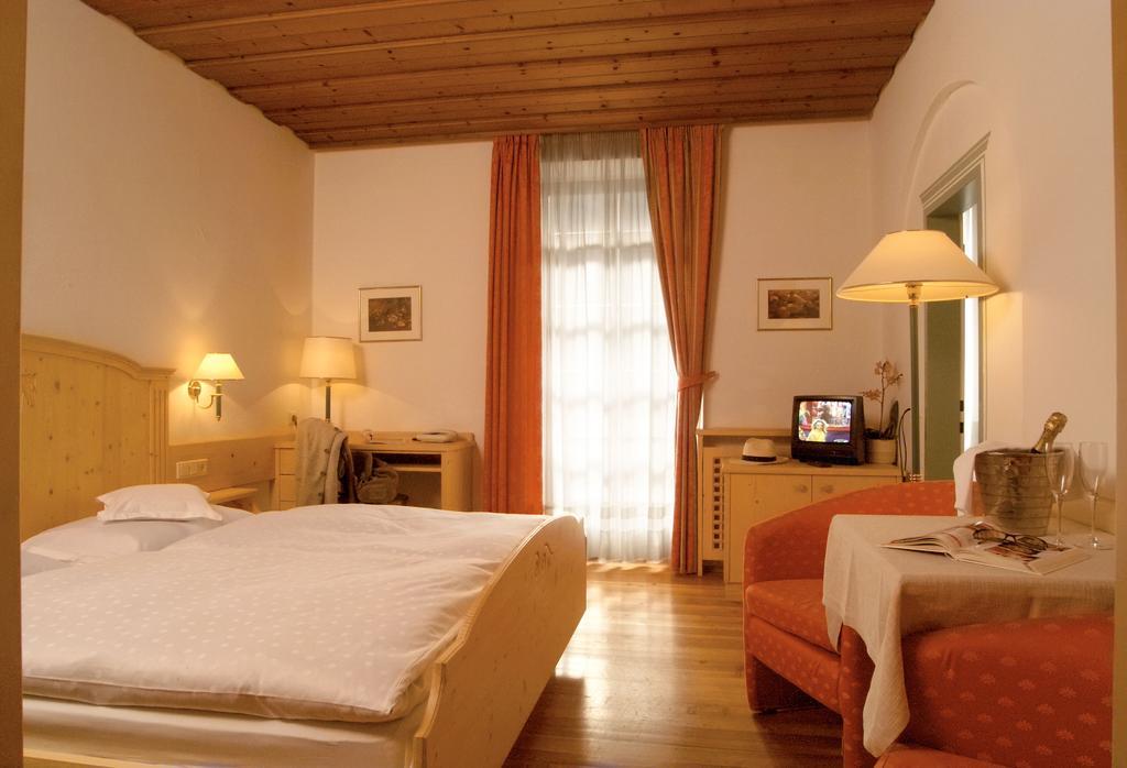 Romantik Hotel Post Nova Levante Bagian luar foto